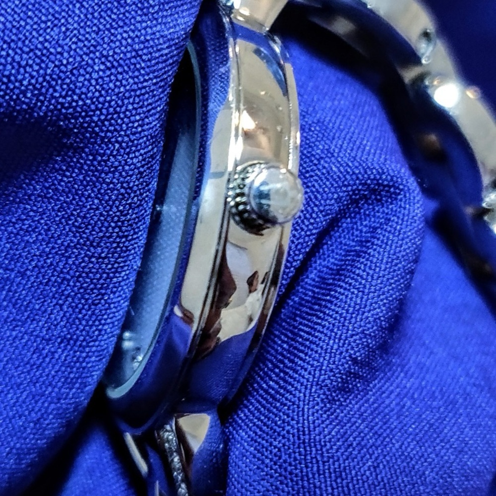 Bulova 96L203 Mother Of Pearl Crystal Accented Petite Women's Watch - Picture 2 of 8
